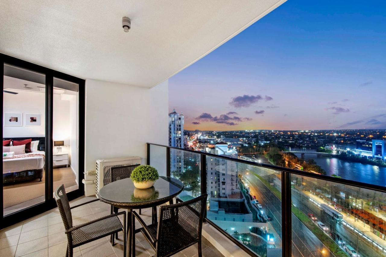 Sierra Grand Broadbeach - Self Contained & Privately Managed Apartments Gold Coast Eksteriør billede