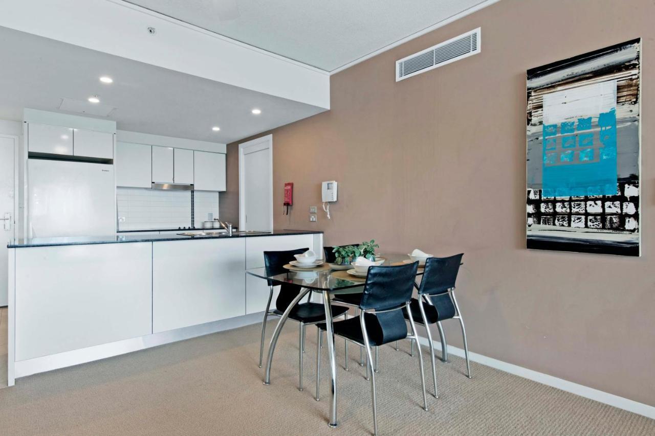 Sierra Grand Broadbeach - Self Contained & Privately Managed Apartments Gold Coast Eksteriør billede