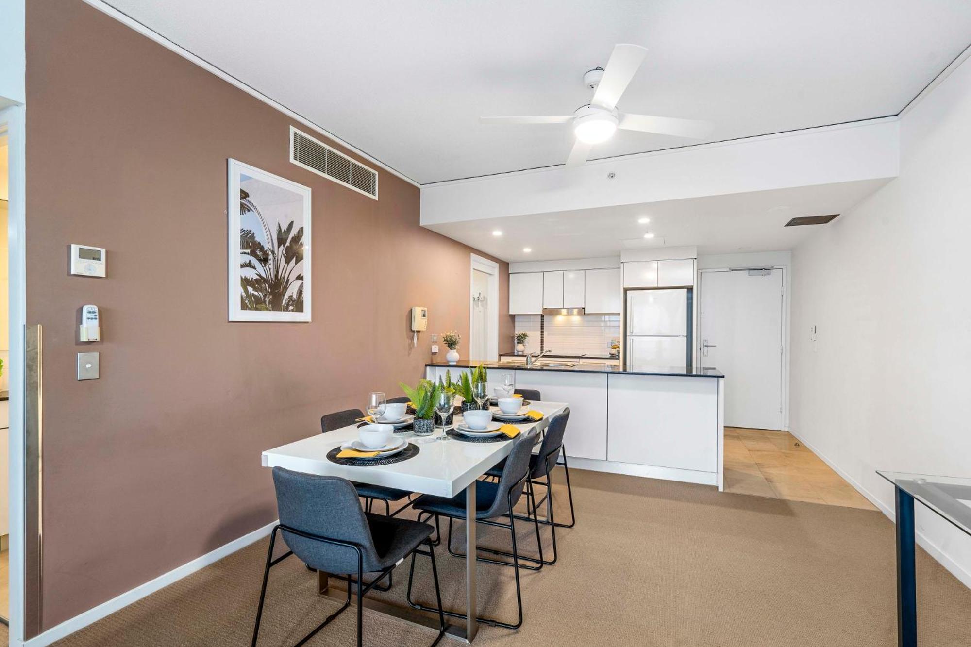 Sierra Grand Broadbeach - Self Contained & Privately Managed Apartments Gold Coast Eksteriør billede
