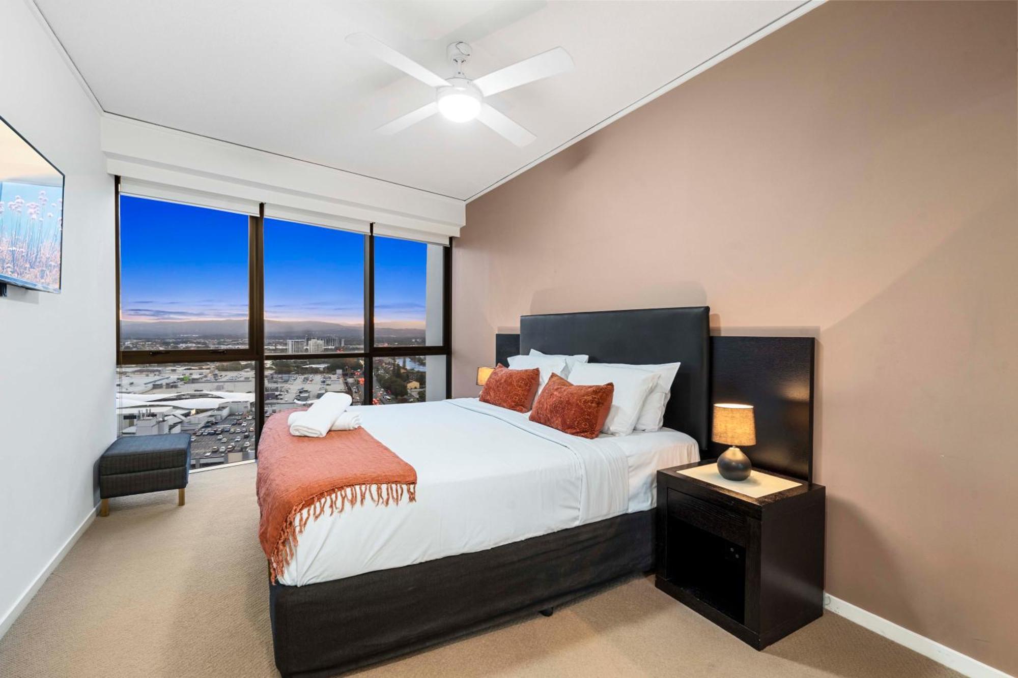 Sierra Grand Broadbeach - Self Contained & Privately Managed Apartments Gold Coast Eksteriør billede