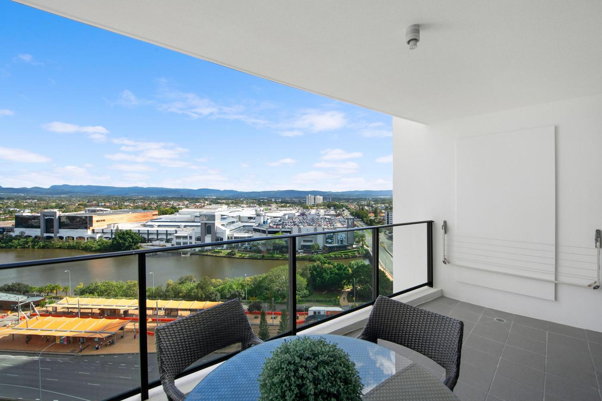 Sierra Grand Broadbeach - Self Contained & Privately Managed Apartments Gold Coast Eksteriør billede