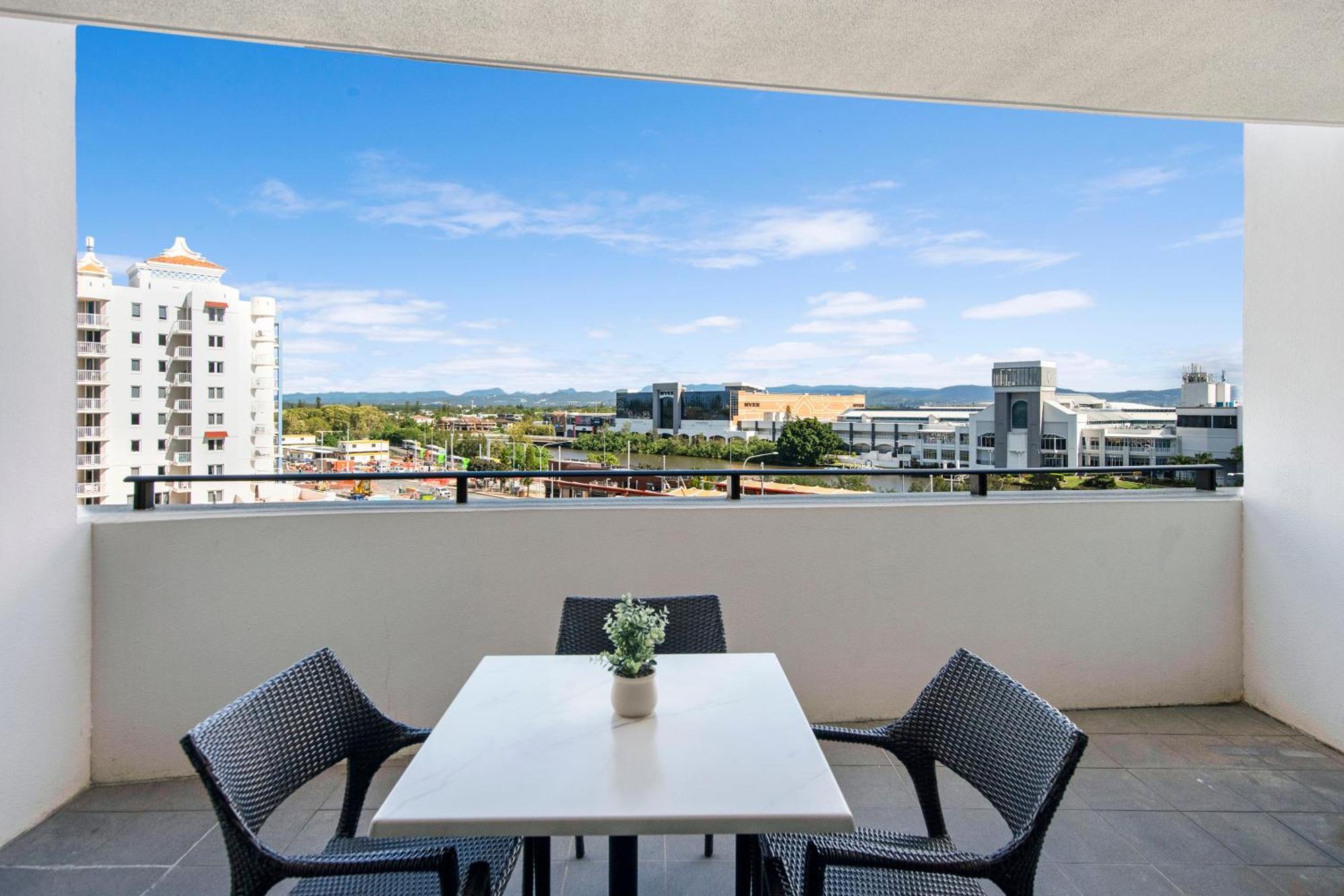 Sierra Grand Broadbeach - Self Contained & Privately Managed Apartments Gold Coast Eksteriør billede